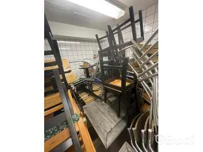 Diverse utemöbler, stolar och bord i blandat skick
