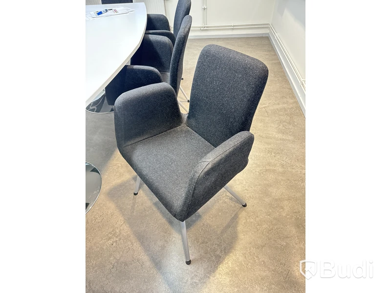 Konferensbord ink 7st stolar samt whitboard