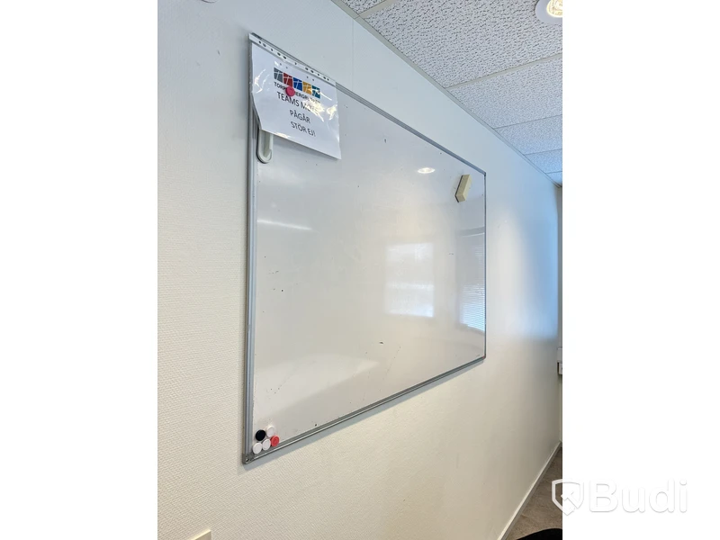 Konferensbord ink 7st stolar samt whitboard