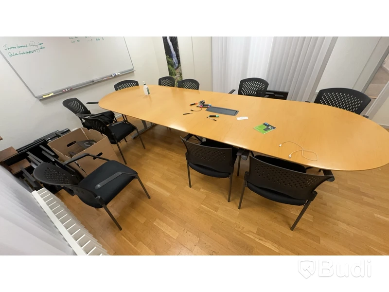 Konferensbord ca 370x120cm samt 10st vadderade karmstolar