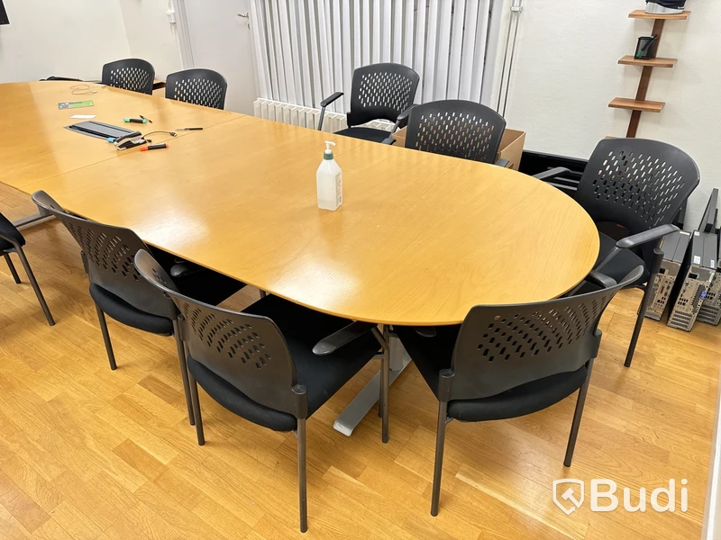 Konferensbord ca 370x120cm samt 10st vadderade karmstolar