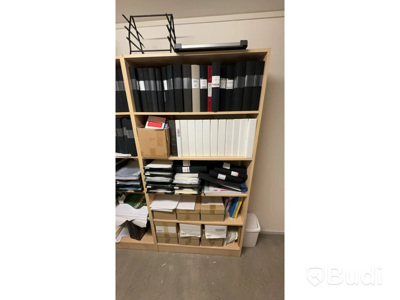 3st bokhyllor med div förbrukningsmaterial, papper och tomma pärmar