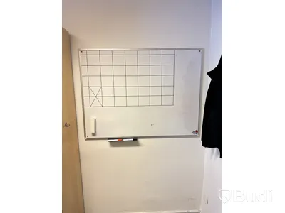 Kontorsrum med div möbler