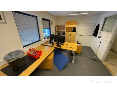 Kontorsrum med div möbler