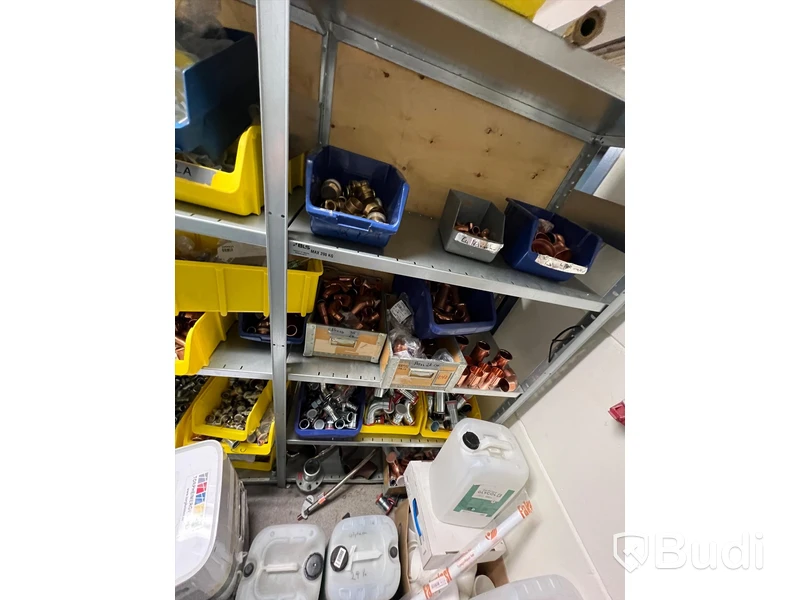 Stort parti med kopparkopplingar och rördelar med mera.