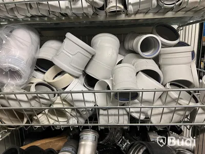 Stort parti med kopparkopplingar och rördelar med mera.