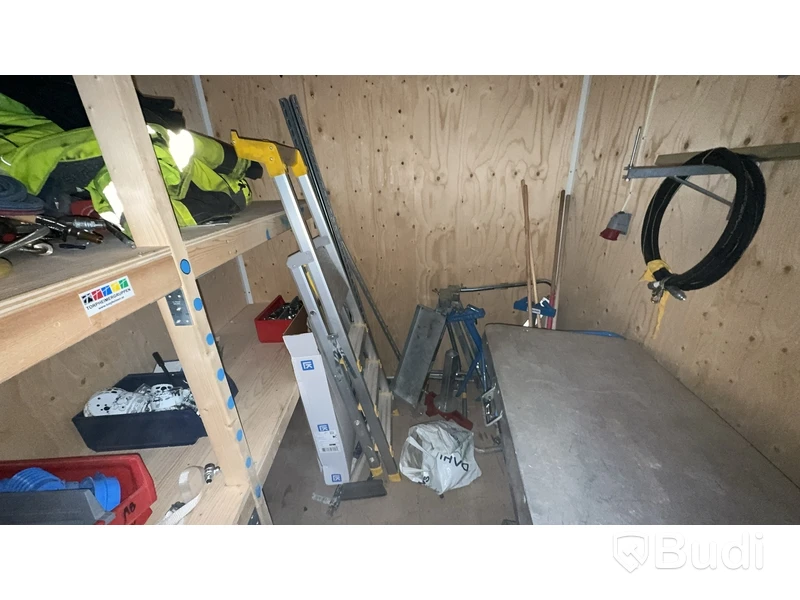 20 fots container med innehåll