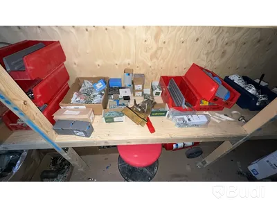 20 fots container med innehåll