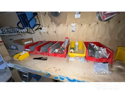 20 fots container med innehåll