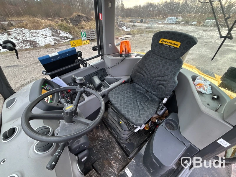 Lastmaskin New Holland W80C LR | 481h | 2023 | gaffelställ & planeringsskopa