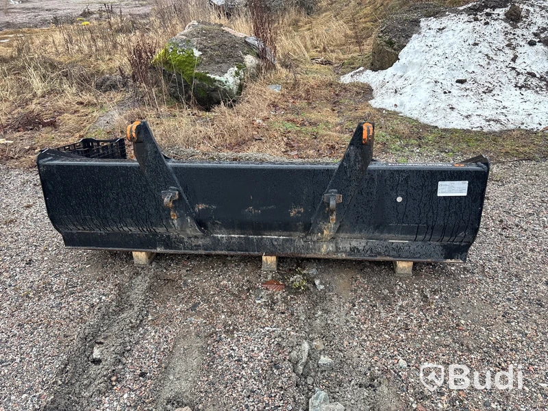 Lastmaskin New Holland W80C LR | 481h | 2023 | gaffelställ & planeringsskopa