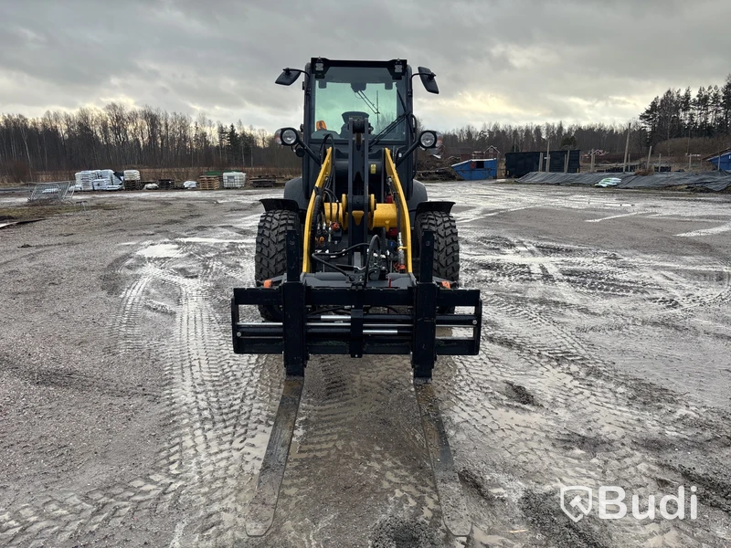 Lastmaskin New Holland W80C LR | 481h | 2023 | gaffelställ & planeringsskopa