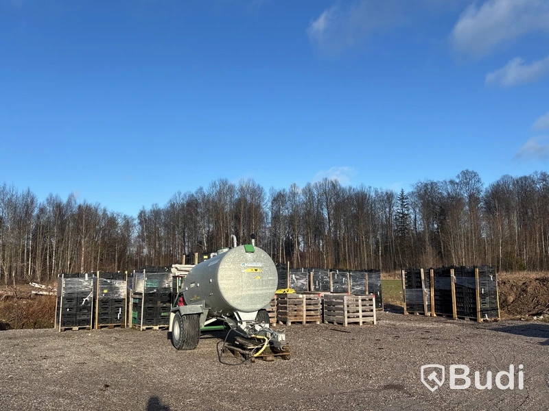 Parti plastbackar för växter - ca 800 st