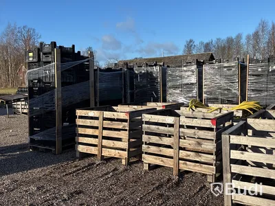 Parti plastbackar för växter - ca 800 st
