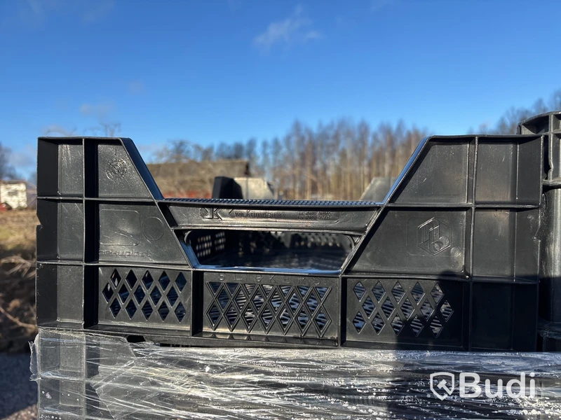 Parti plastbackar för växter - ca 800 st