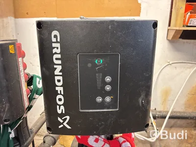 2 st bevattningspumpar Grundfos med 4 st vattentankar
