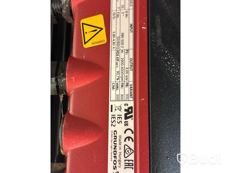 2 st bevattningspumpar Grundfos med 4 st vattentankar