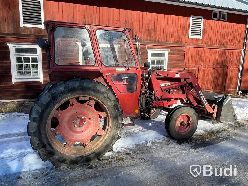 Traktor Volvo BM 430 T med lastarm skopa och gafflar
