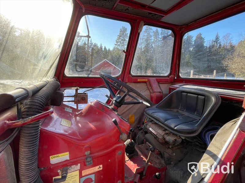 Traktor Volvo BM 430 T med lastarm skopa och gafflar