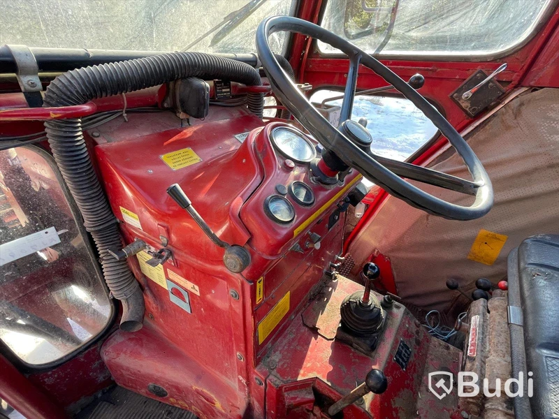 Traktor Volvo BM 430 T med lastarm skopa och gafflar