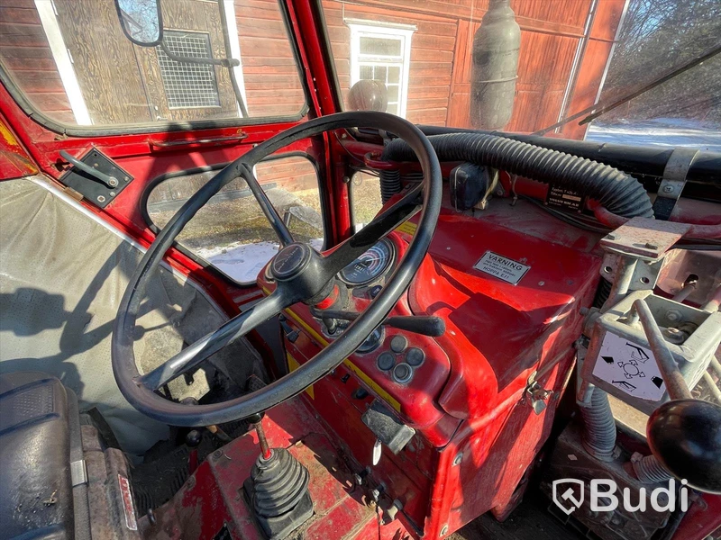 Traktor Volvo BM 430 T med lastarm skopa och gafflar
