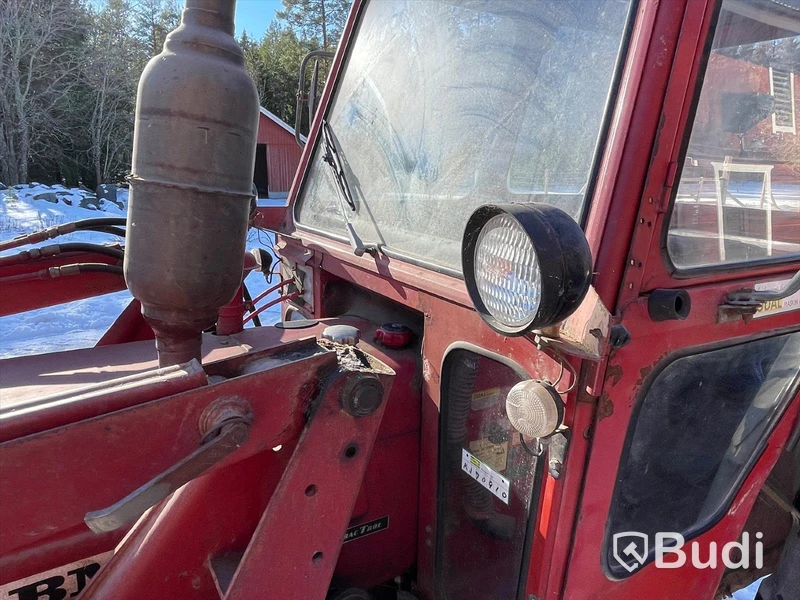 Traktor Volvo BM 430 T med lastarm skopa och gafflar