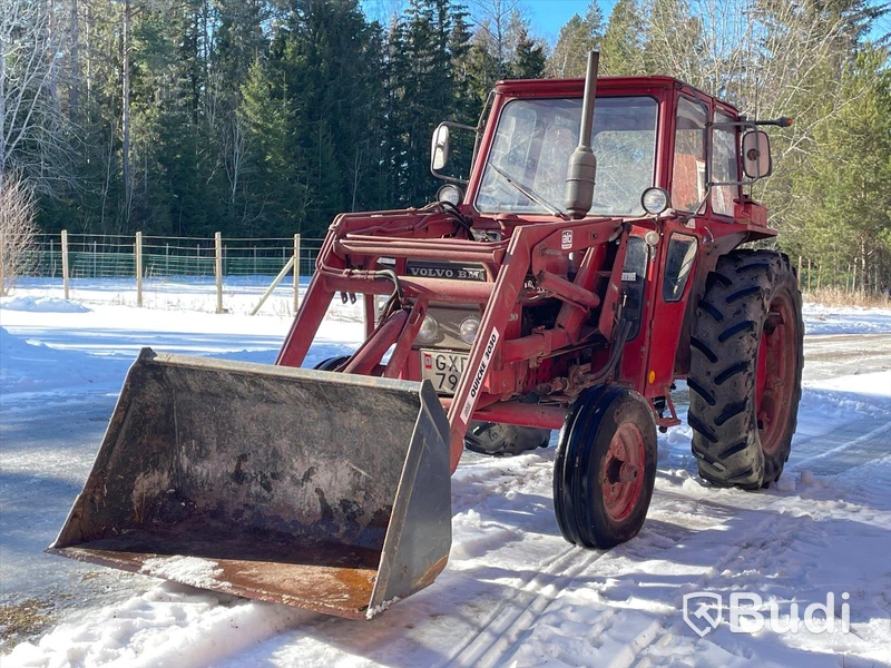 Traktor Volvo BM 430 T med lastarm skopa och gafflar
