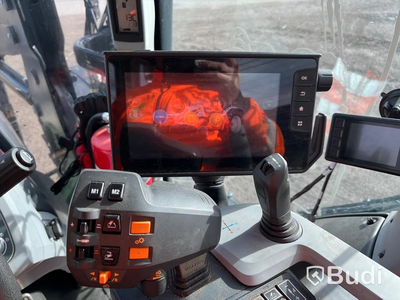 Traktor med lastare, Valtra N174, -2021