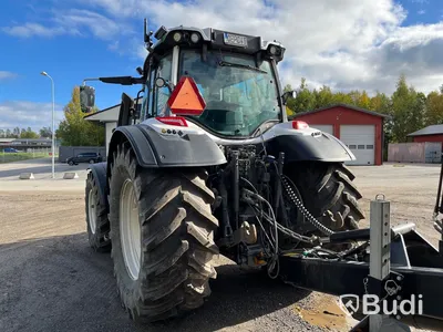 Traktor med lastare, Valtra N174, -2021