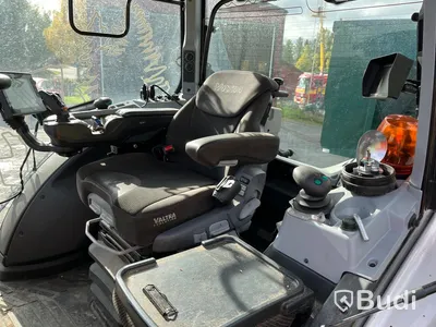 Traktor med lastare, Valtra N174, -2021