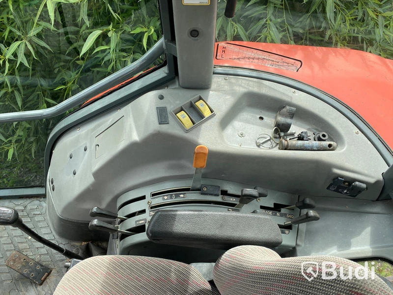 Traktor Massey Fergusson 4245 4WD - power shuttle 12/12 -2001