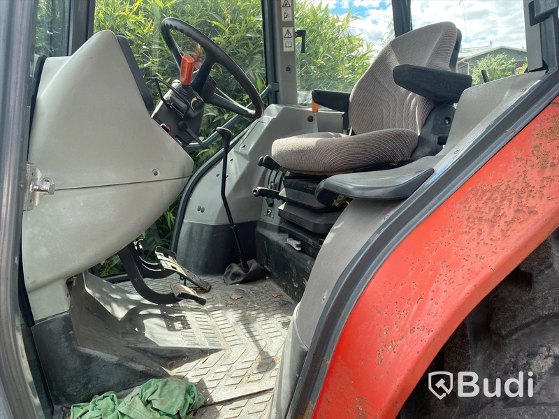 Traktor Massey Fergusson 4245 4WD - power shuttle 12/12 -2001