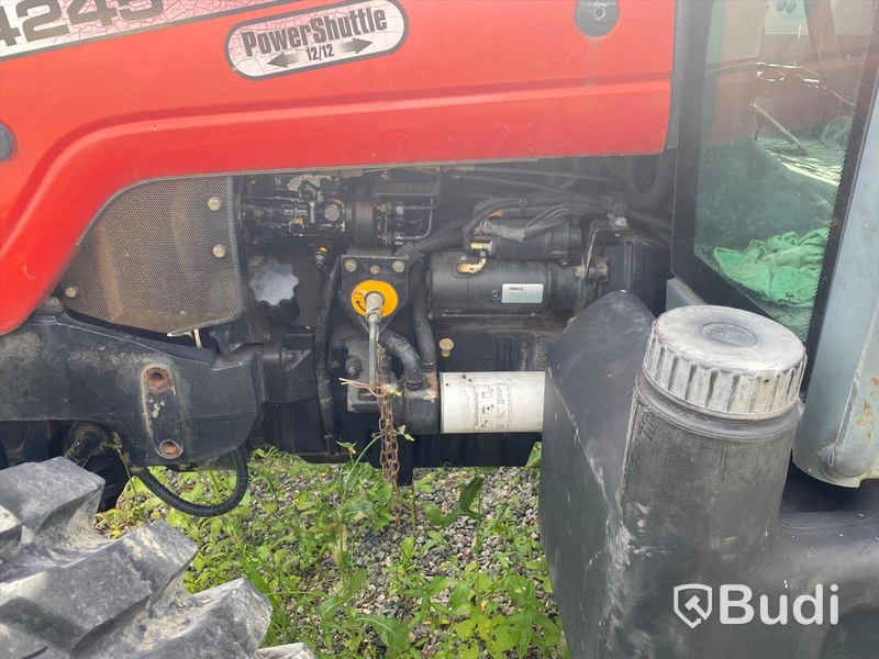 Traktor Massey Fergusson 4245 4WD - power shuttle 12/12 -2001