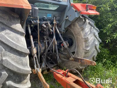 Traktor Massey Fergusson 4245 4WD - power shuttle 12/12 -2001