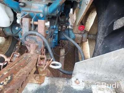 Ford (New Holland) 1720 4wd traktor med plog och sand/saltspridare