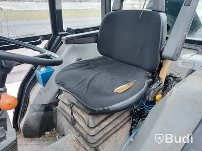Ford (New Holland) 1720 4wd traktor med plog och sand/saltspridare