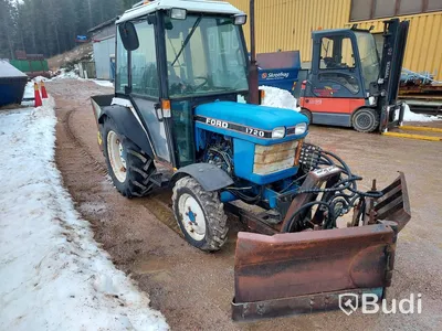 Ford (New Holland) 1720 4wd traktor med plog och sand/saltspridare