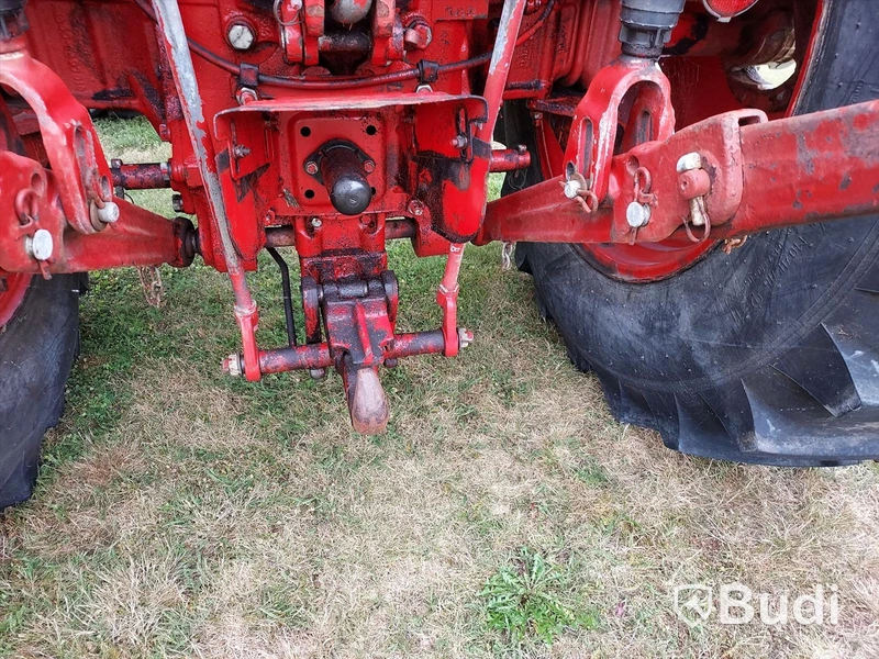 Belarus MTZ 820 4wd traktor med redskap - 95