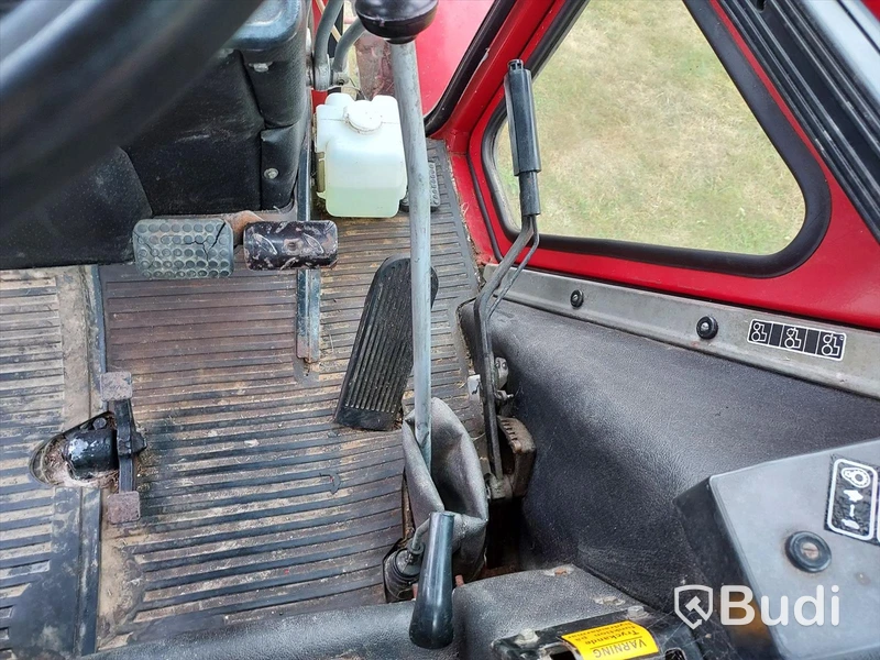 Belarus MTZ 820 4wd traktor med redskap - 95