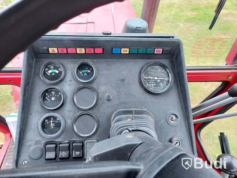 Belarus MTZ 820 4wd traktor med redskap - 95