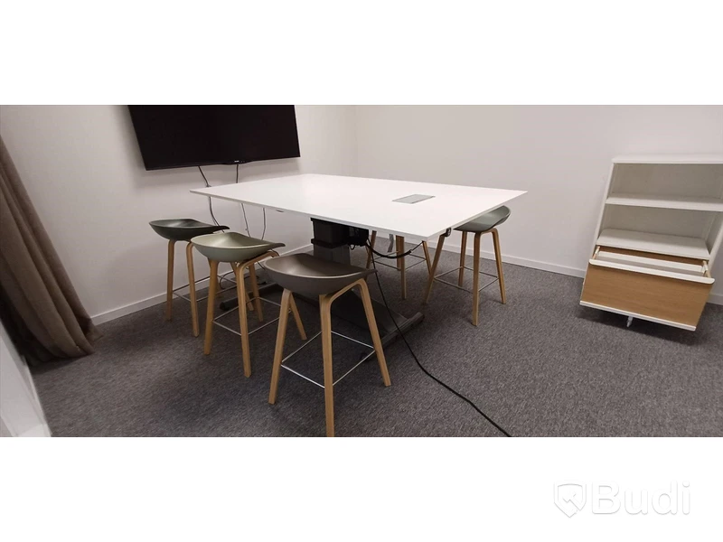 Konferensgrupp med 6 st barstolar – höj- och sänkbart mötesbord