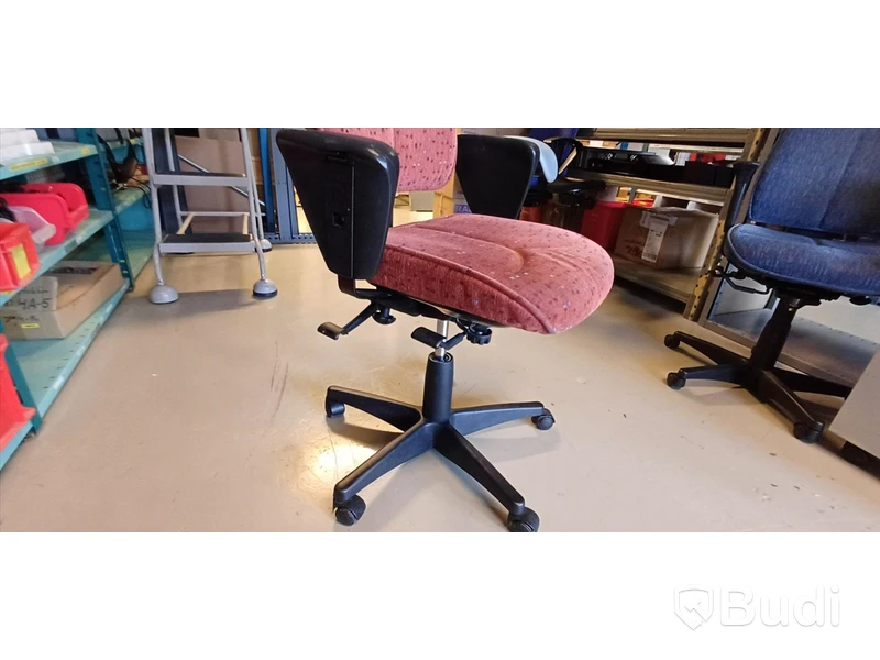 Höj- och sänkbar skrivbordsstol
