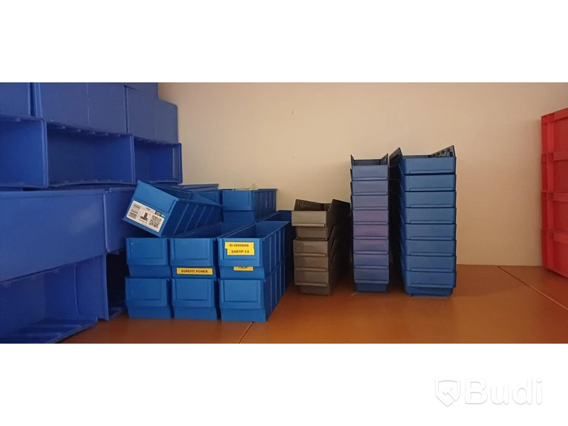 Förvaringslådor i  plast - blå och grå - medelstora - 45 st