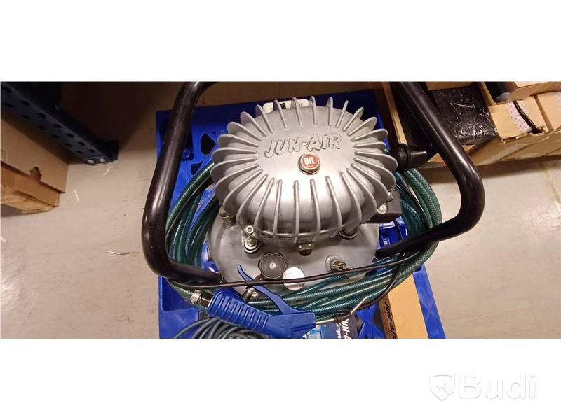 JUN-AIR - tyst kompressor - 8 bar - nypris över 50 000 kr