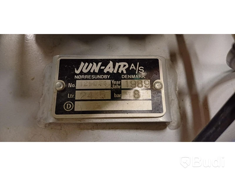 JUN-AIR - tyst kompressor - 8 bar - nypris över 50 000 kr