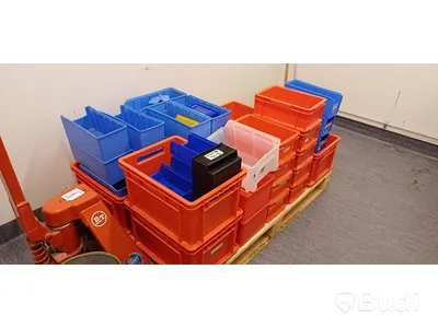 Plastbackar - plastlådor - olika storlekar - ca 50 st