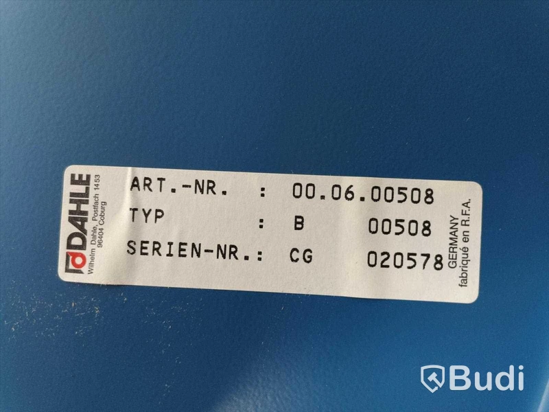 Pappersskärare och häftapparat - Dahle och Rapid.