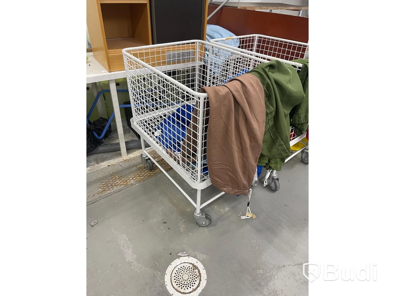 Tvättvagn på hjul.