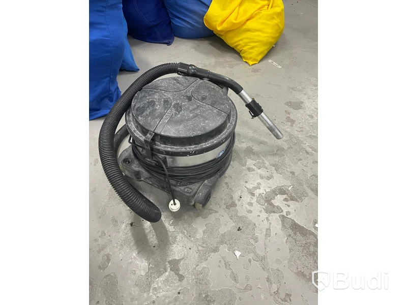 Dammsugare Nilfisk GD 930
