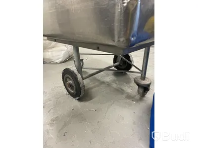 Rostfri tvättbalja på hjul